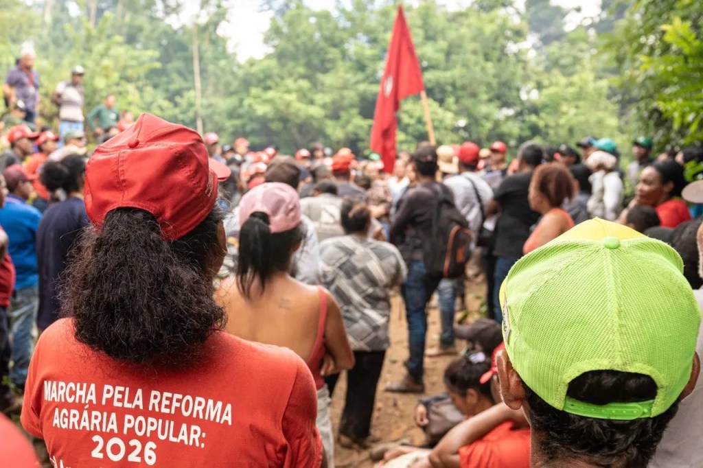 Brasilien: Tusind bondefamilier modsætter sig politiets belejring under besættelse af land